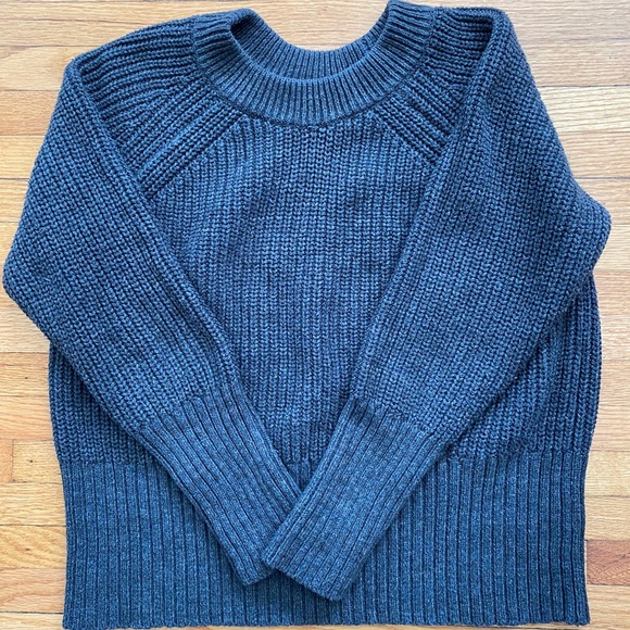 Sweater + H&M jeans - Picture 2 of 5